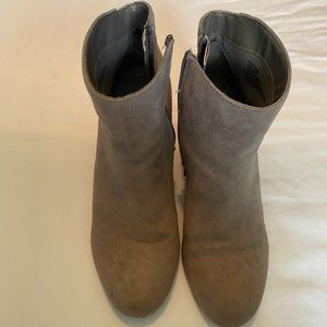 Kenneth Cole Reaction Light Brown Booties